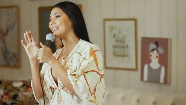 Simaria dá sinais de retorno à música, lança “Nega” nas plataformas e anima fãs nas redes sociais