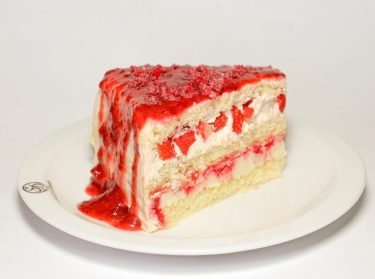 Sodiê Doces celebra junho com Festivais do morango e de fatias