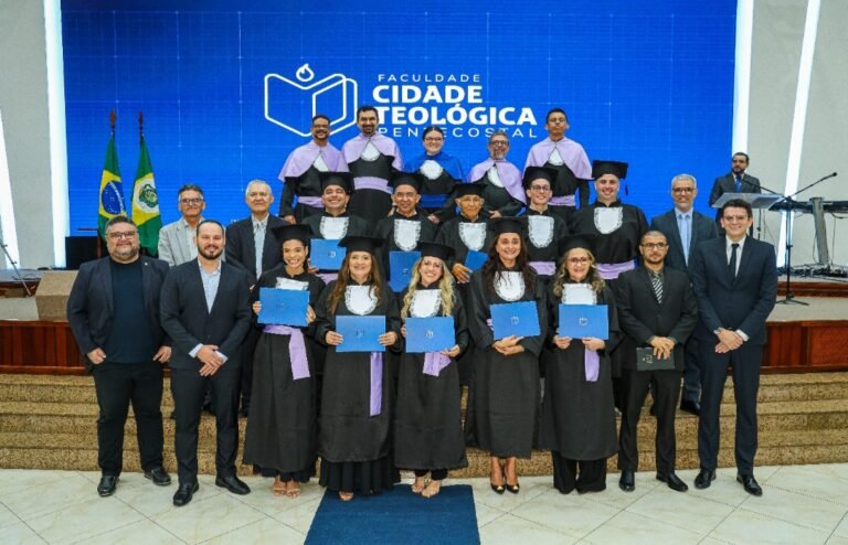 FCTP realiza primeira colação de grau e forma 10 bacharéis em Teologia em Fortaleza
