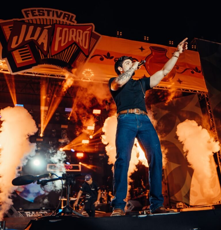 Thiago Freitas encerra temporada junina com apresentações em grandes festas do Nordeste