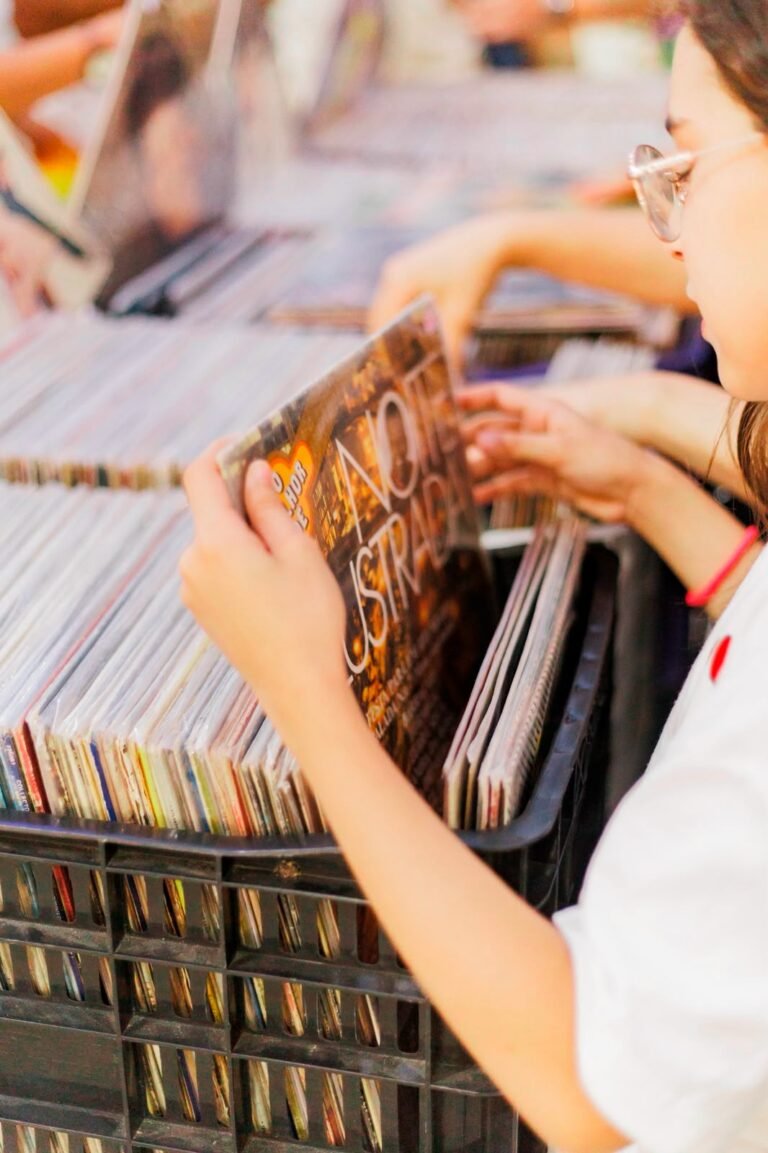 Feira Mais Vinil reúne em Fortaleza colecionadores, expositores e DJs em programação dedicada à cultura analógica   
