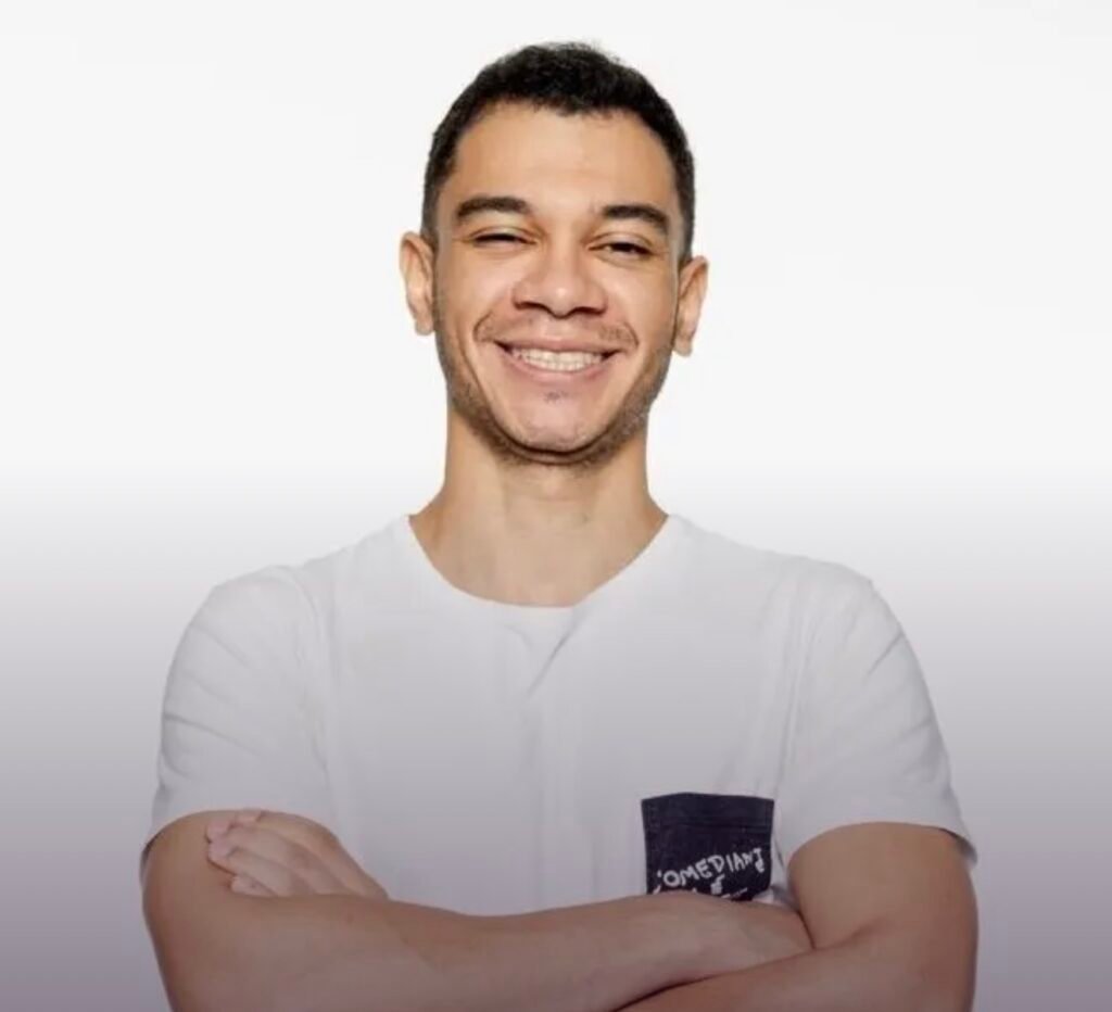 Igor Guimarães traz seu humor caótico a Fortaleza em noite sem regras no Teatro Claro