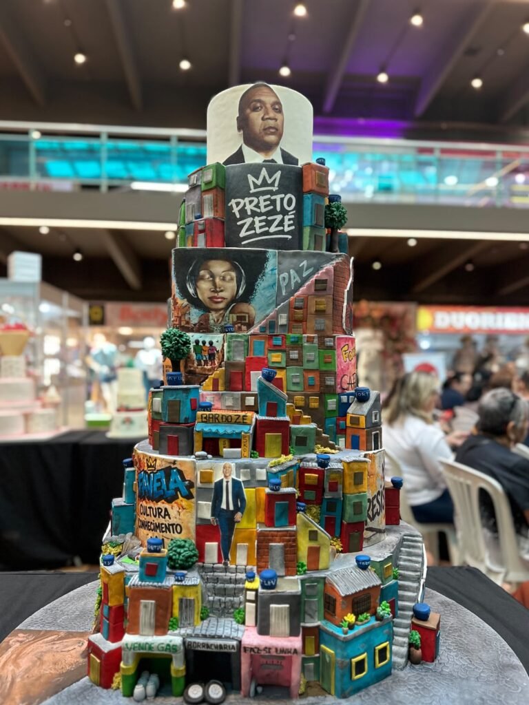 Potência da confeitaria cearense, Sandra Matias faz bolo em homenagem à CUFA