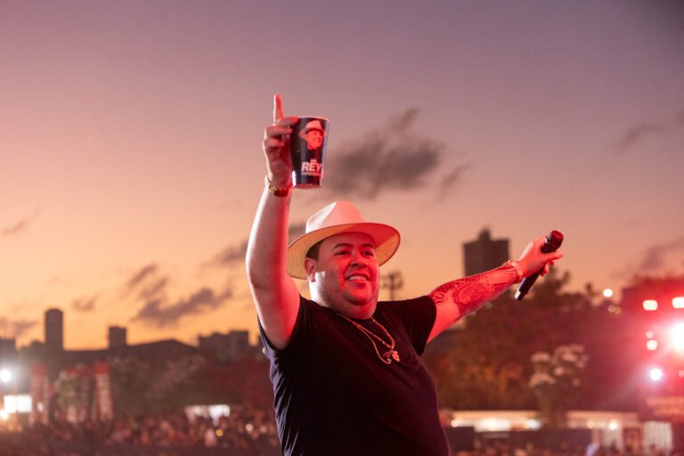 Com ingressos esgotados, Rey Vaqueiro estreia “O Rey do Nordeste” em Fortaleza e celebra 2 bilhões de streams